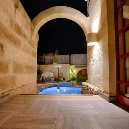 Renovated With Heated Pool & Gym, Right In Village Centre Nadur