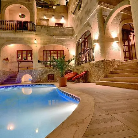 Renovated With Heated Pool & Gym, Right In Village Centre Βίλα Nadur