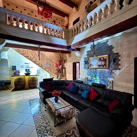 Renovated With Heated Pool & Gym, Right In Village Centre Villa In-Nadur