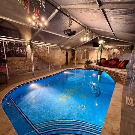 Villa Renovated With Heated Pool & Gym, Right In Village Centre