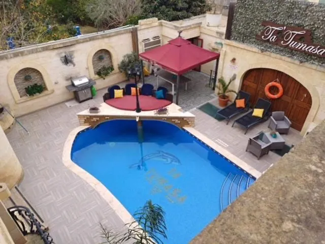 Villa Renovated With Heated Pool & Gym, Right In Village Centre