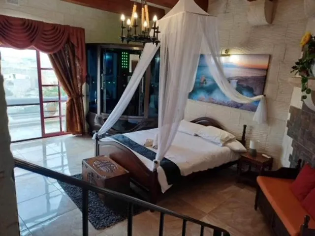 Вилла Renovated With Heated Pool & Gym, Right In Village Centre Надур